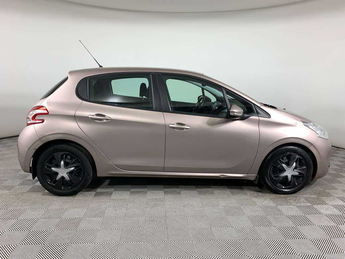 Купить Peugeot 208, 2013, 146 165 км, фото №4