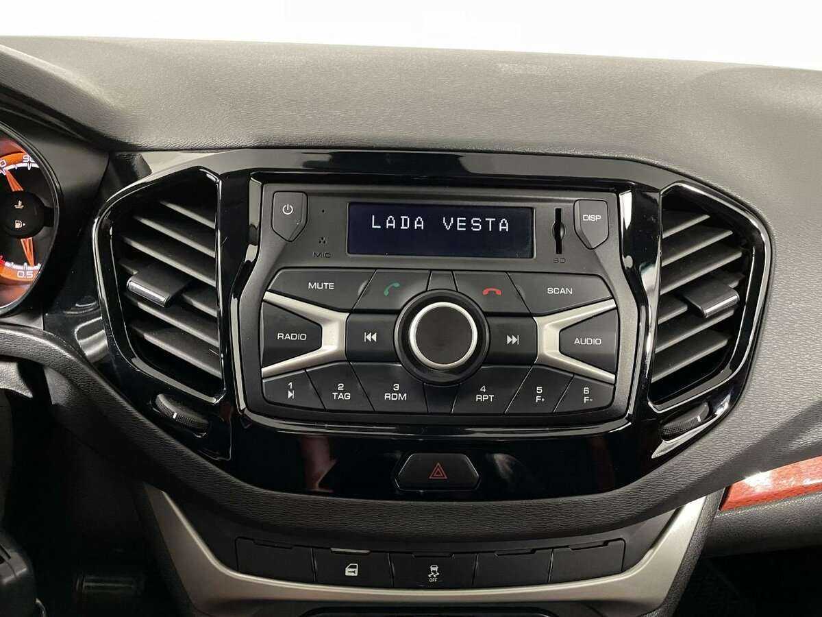 Купить Lada (ВАЗ) Vesta SW Cross, 2019, 75 250 км, фото №11