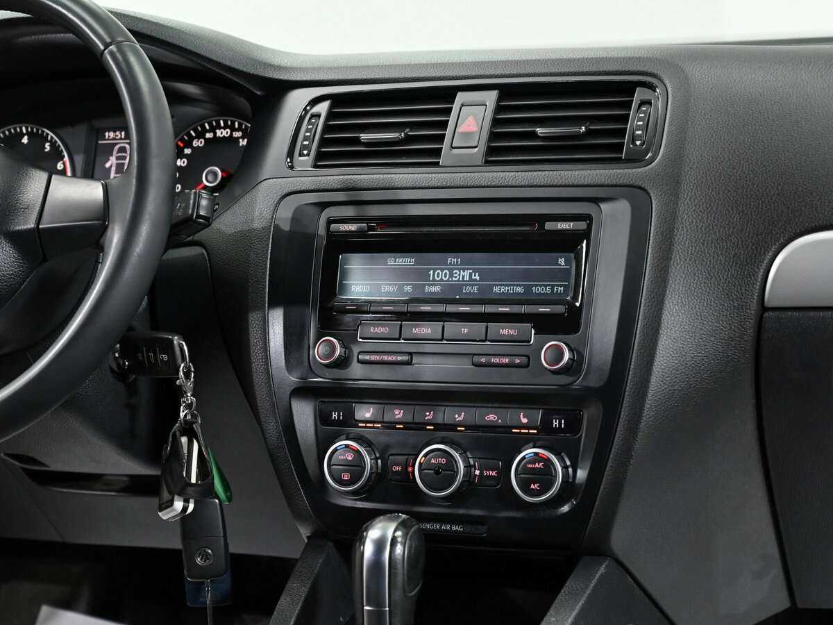 Купить Volkswagen Jetta, 2013, 139 000 км, фото №9