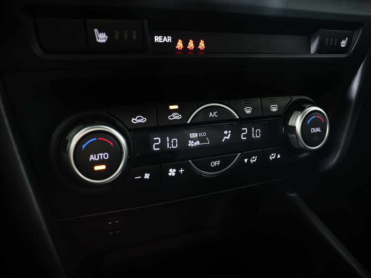 Купить Mazda 3, 2017, 120 610 км, фото №17