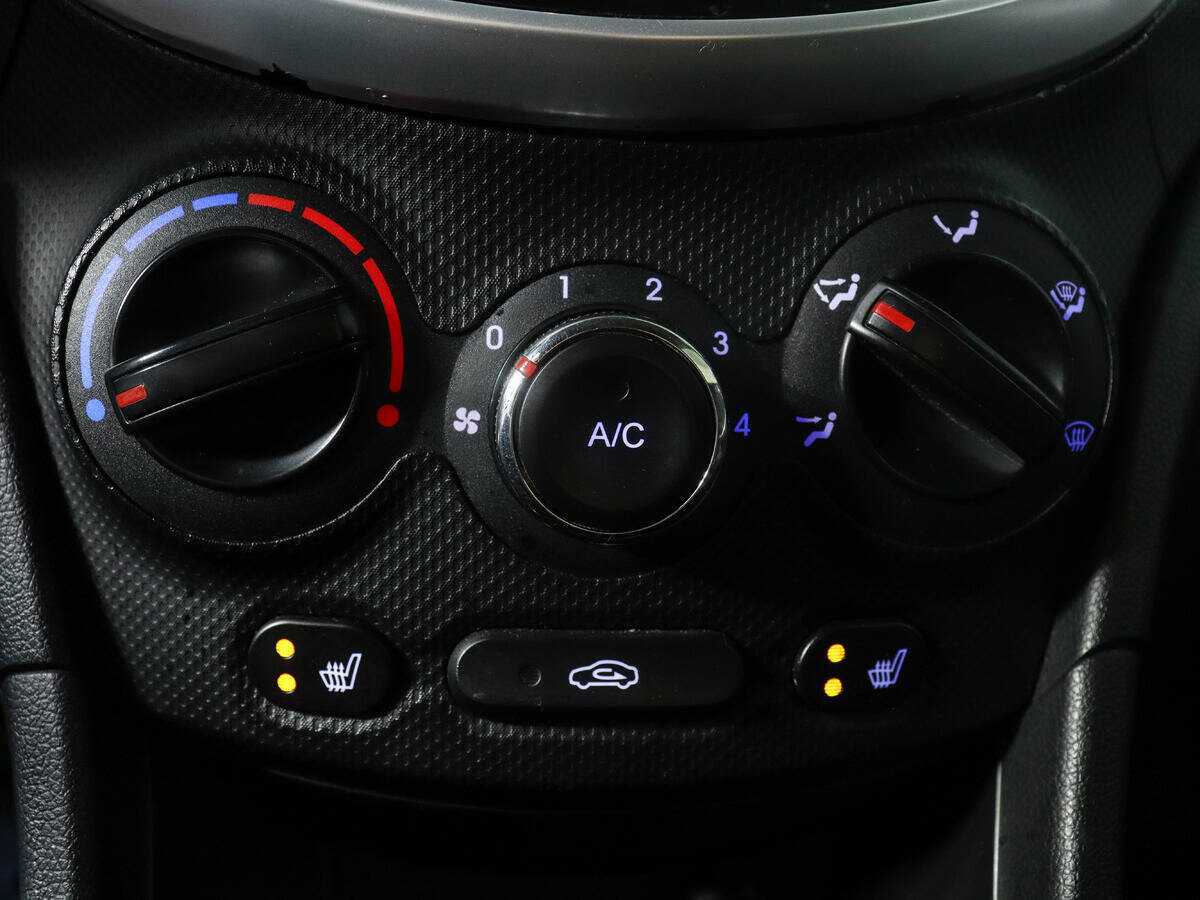 Купить Hyundai Solaris, 2013, 219 486 км, фото №12