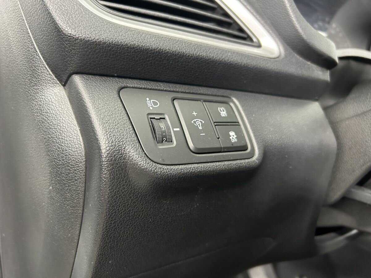 Купить Hyundai Solaris, 2017, 255 365 км, фото №9